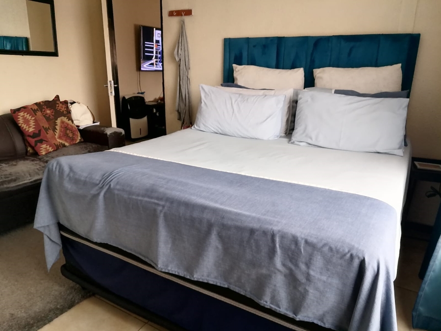 2 Bedroom Property for Sale in Tlhabane West North West